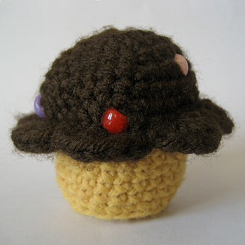 amigurumi crochet cupcake