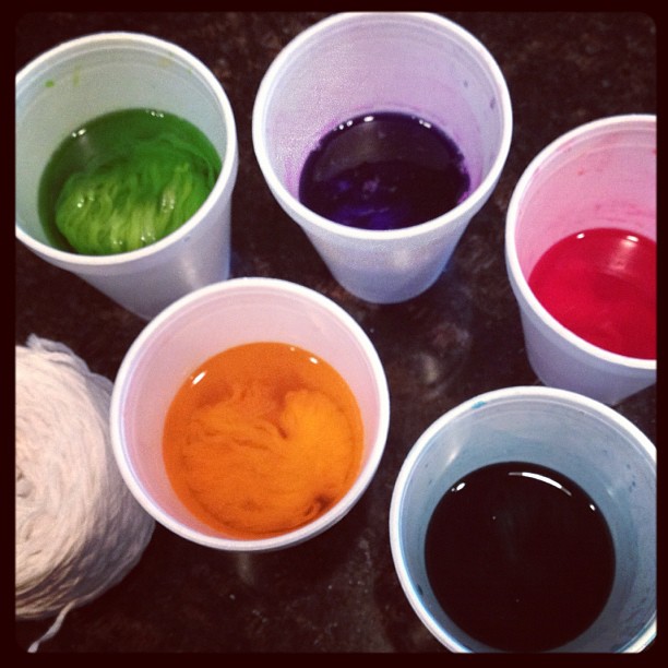 dyeing yarn with easter egg dye