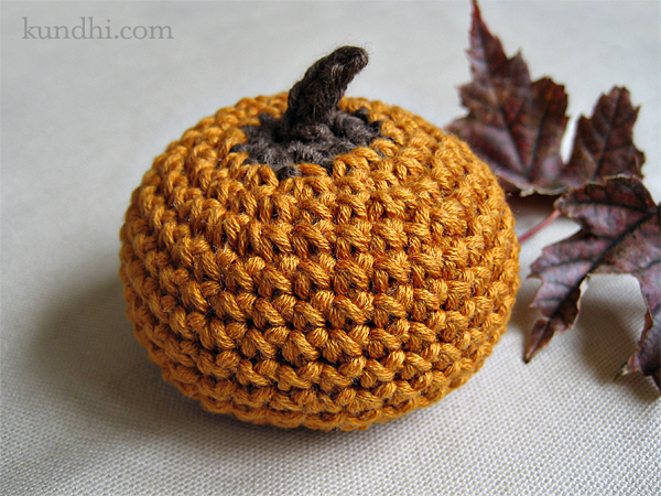 crochet pumpkin amigurumi 