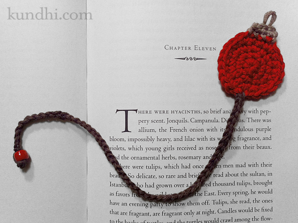 Armina&apos;s Ami-Nals: Crocheted Shell Bookmark